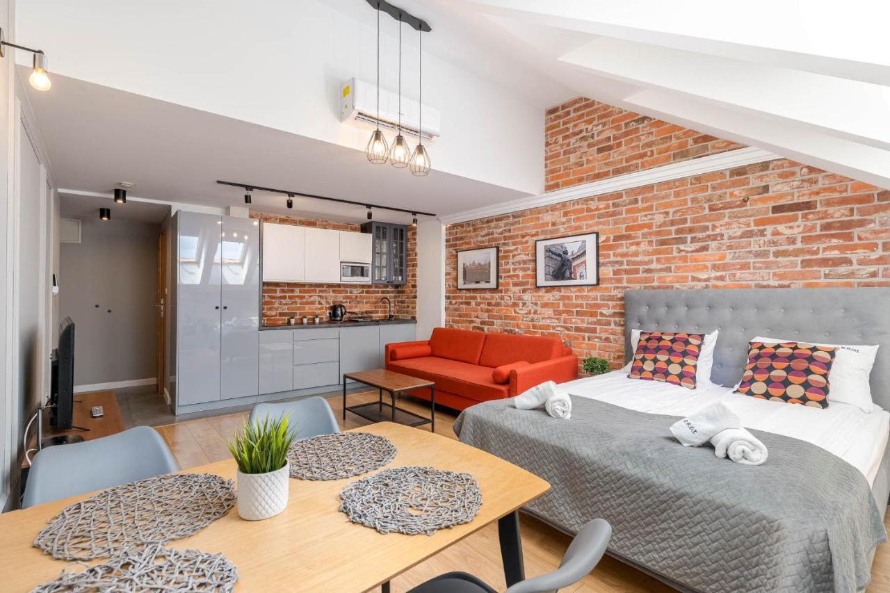 Saint Florian'S Suites - Old Town Luxury Apartments - By Upstairs Krakow Exterior photo